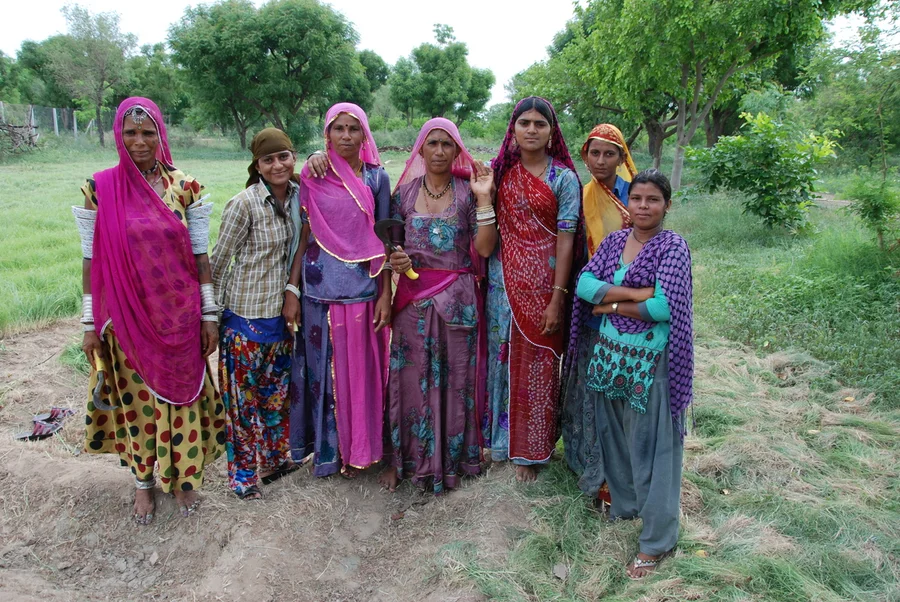 garden ladies for July 1200